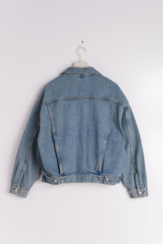 loose denim jacket