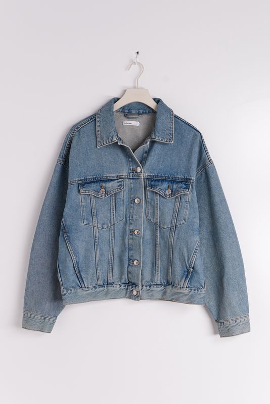 loose denim jacket
