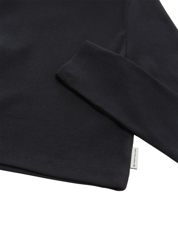 cropped turtle neck longsleeve