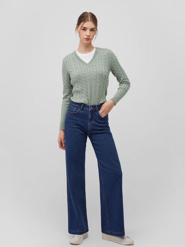 V-NECK SWEATER