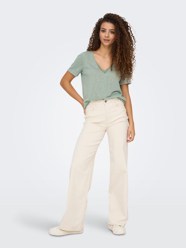 ONLZOLA LIFE S/S V-NECK LACE TOP JRS