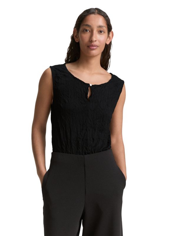 Crinkle Top mit Schlitz-Detail