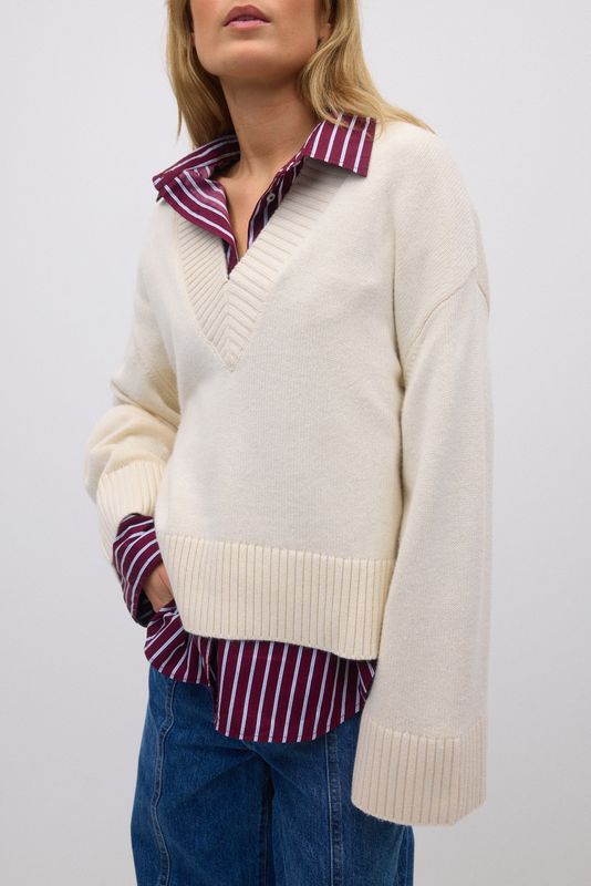 V-neckknitted sweater