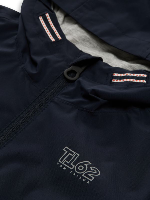 Windbreaker mit Reflektoren