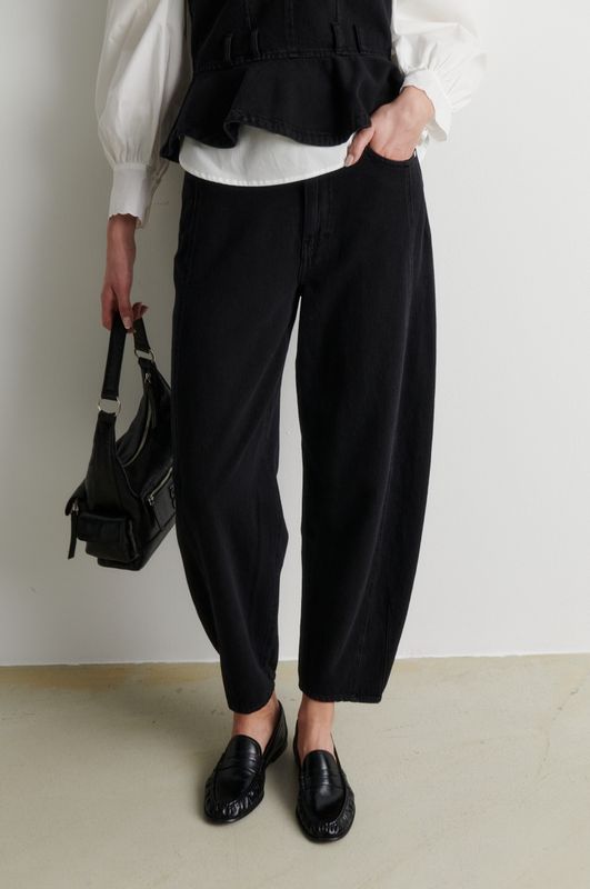 Loana Denim Barrel Jeans