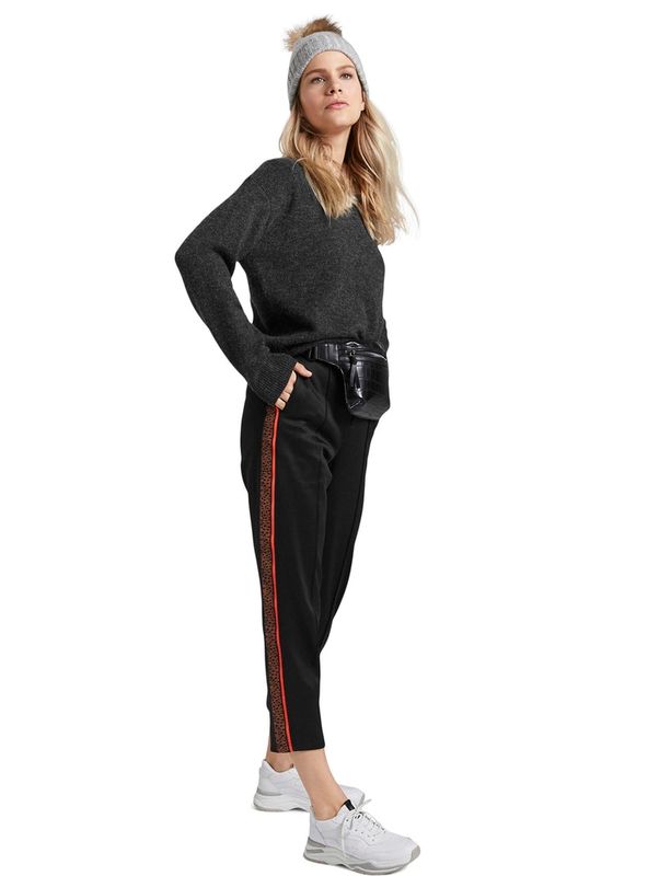 Athleisure pants