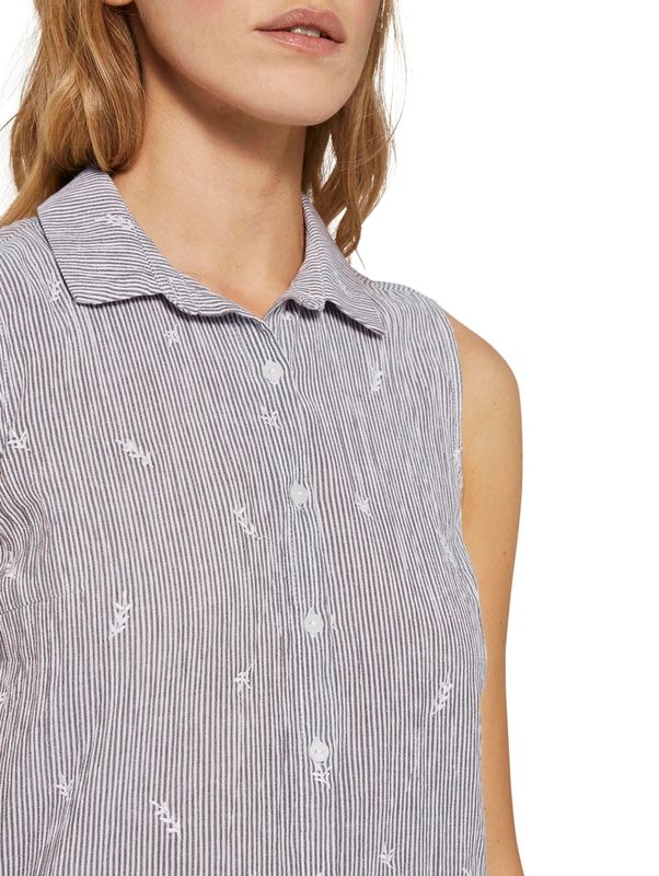 blouse with embroidery