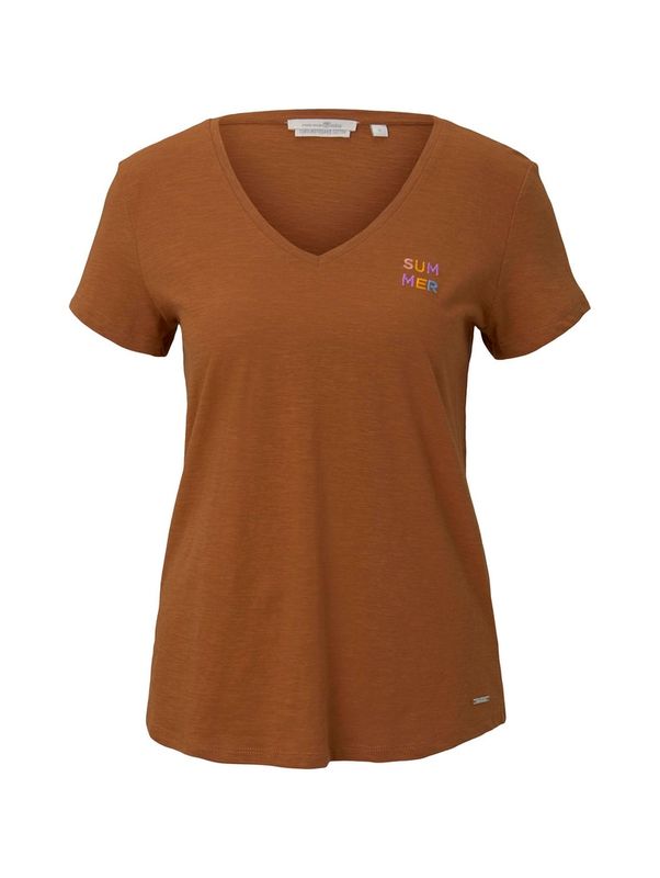 basic v-neck tee with embro