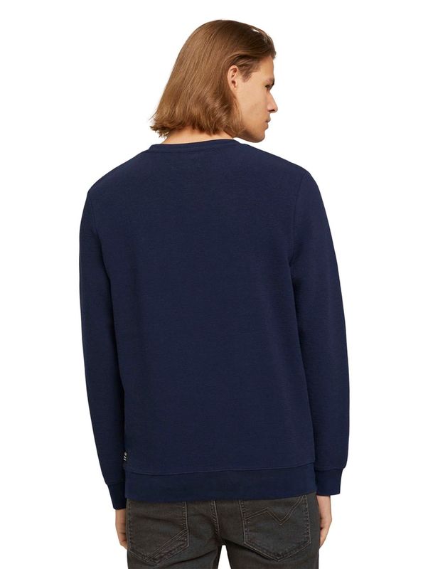 crewneck with zip pocket
