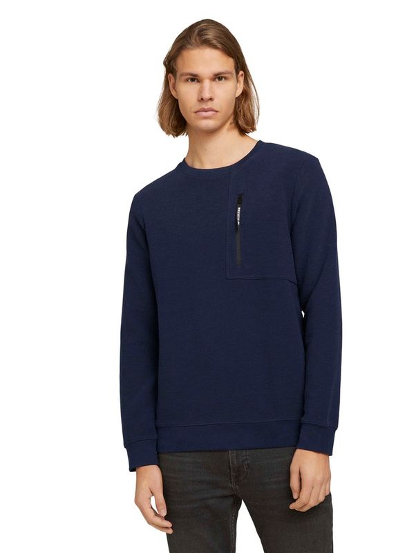 crewneck with zip pocket