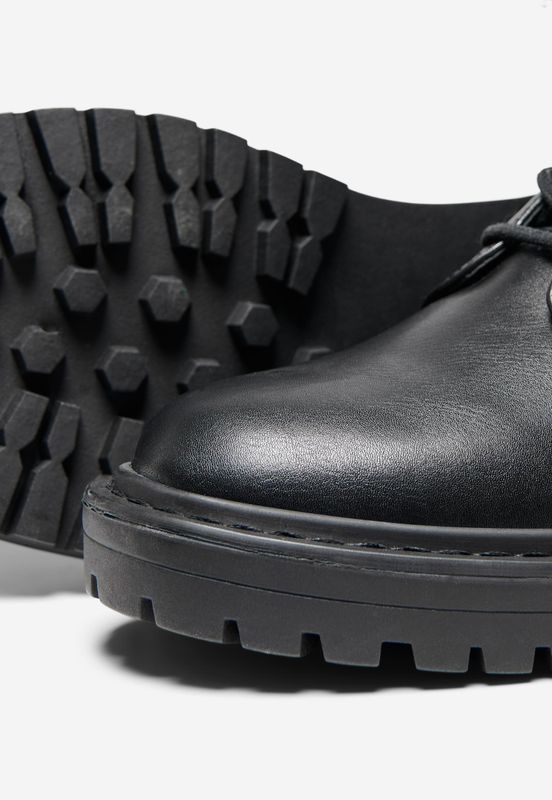 ONLBOLD-16 PU EYELET LACE UP BOOT