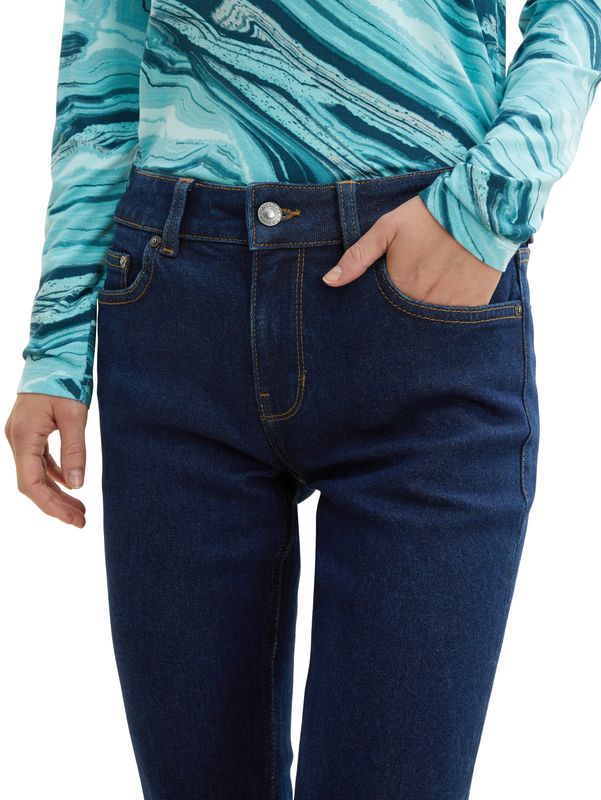 Elsa Slim Straight Jeans