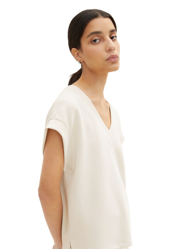 Basic Shirt mit V-Ausschnitt