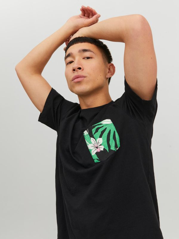 Tulum Pocket Tee Crew Neck