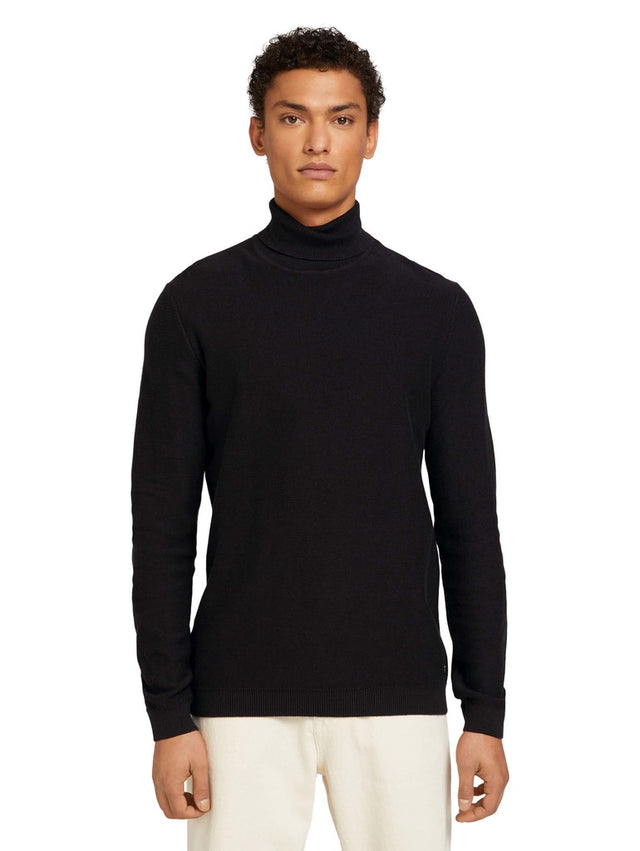 fine structured turtle neck