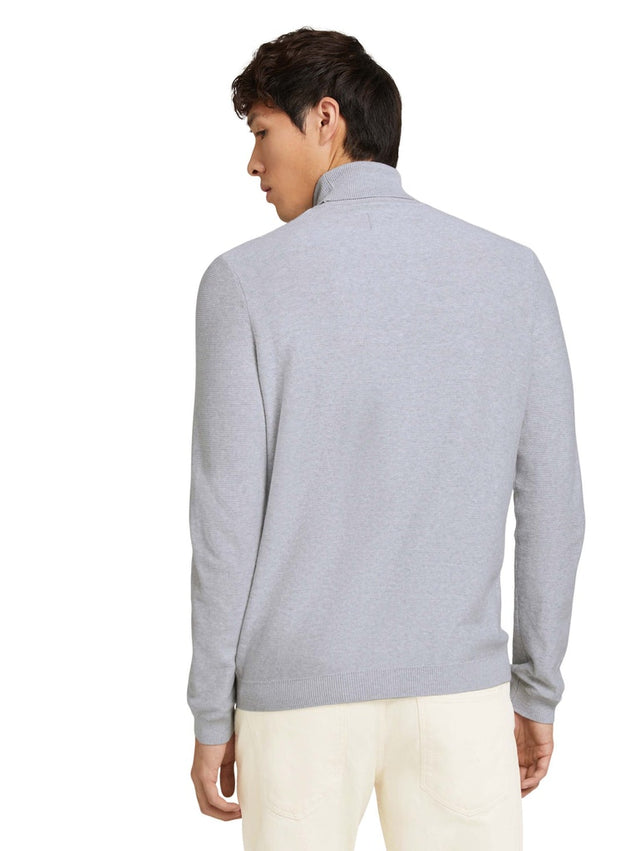 fine structured turtle neck