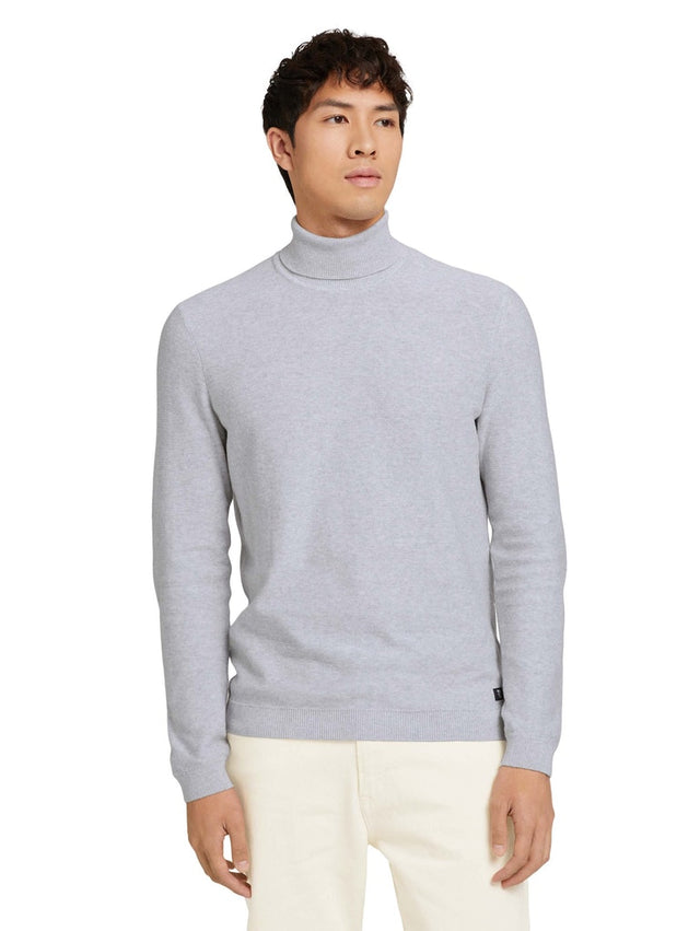fine structured turtle neck