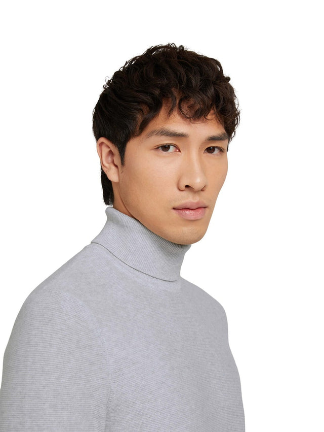 fine structured turtle neck