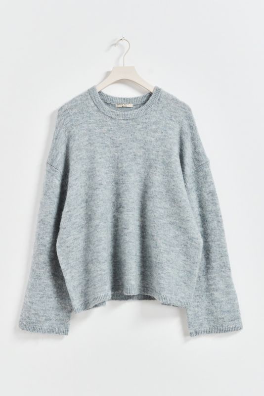 crew neck knitted sweater