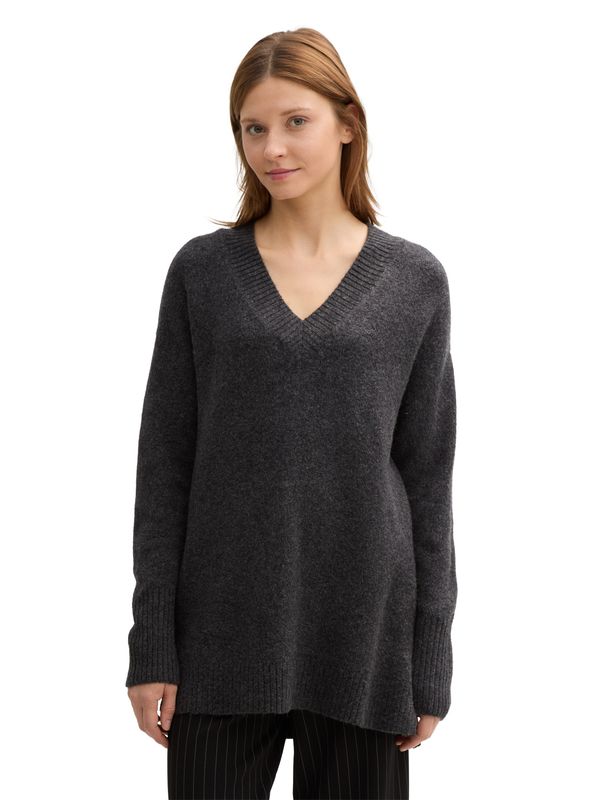 Langer Pullover mit V-Ausschnitt