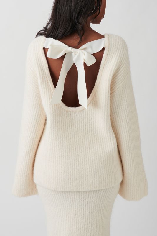 Knitted bow sweater