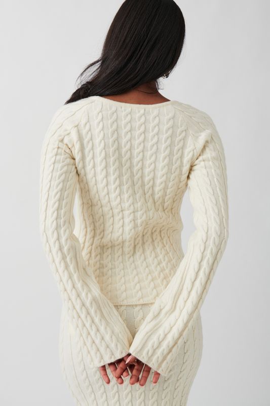 knitted cable top