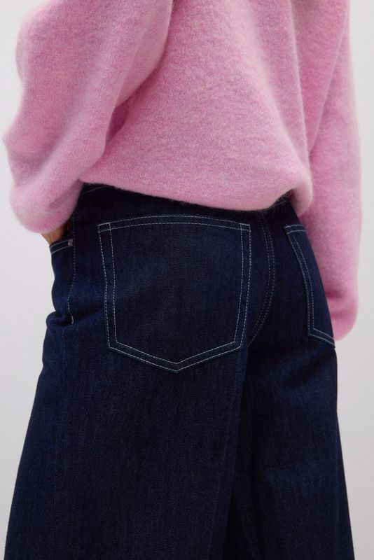 High and wide jeans