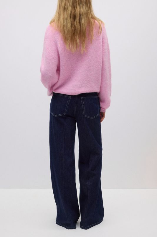 High and wide jeans