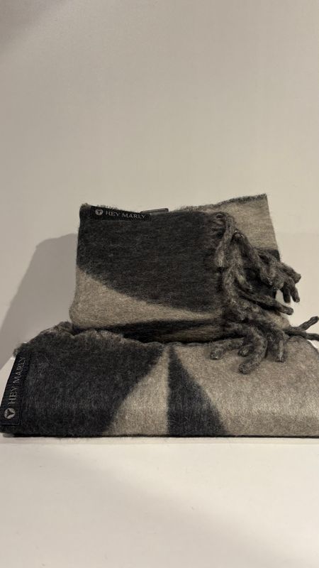 Iconic Scarf