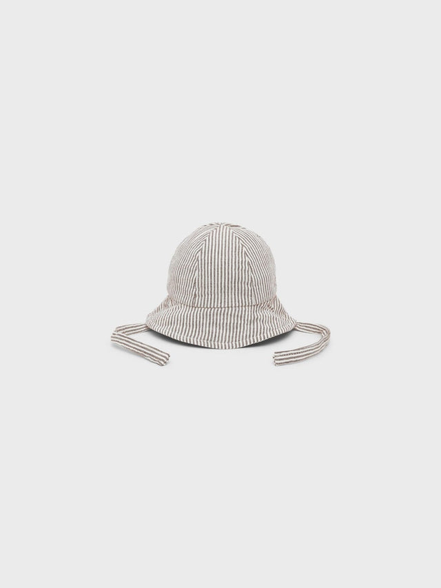 NBMFESOLLE SUNHAT W. EARFLAPS